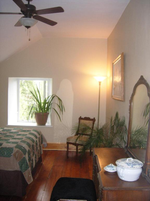Koch Haus Bed And Breakfast Stratford Room photo